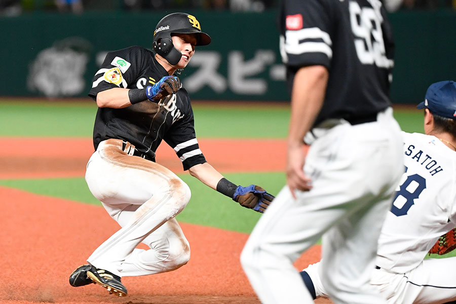 ソフトバンク・周東佑京【写真：小林靖】