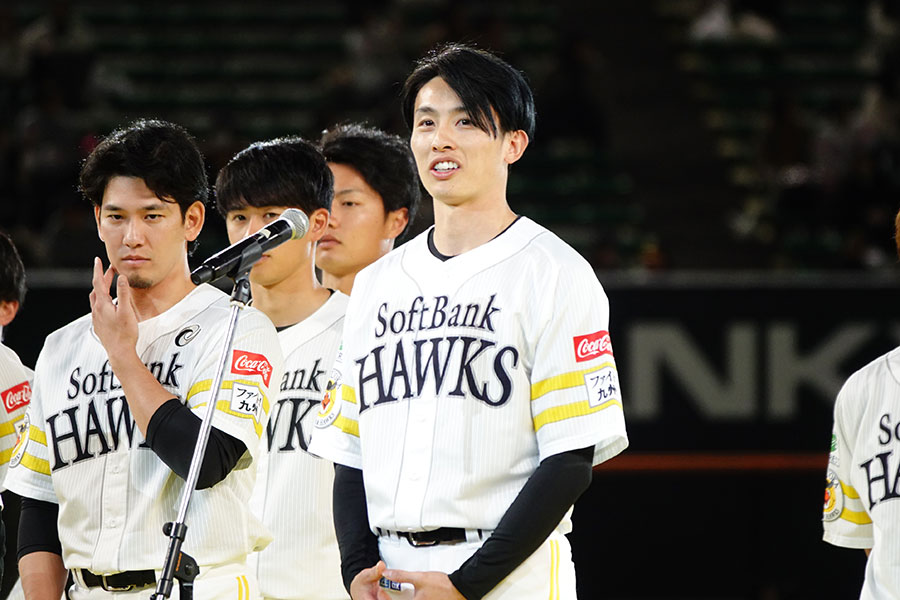 選手会長に就任したソフトバンク・周東佑京【写真：竹村岳】