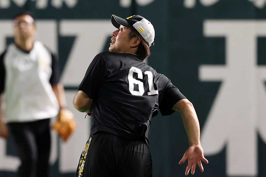 ソフトバンク・川村友斗【写真：栗木一考】