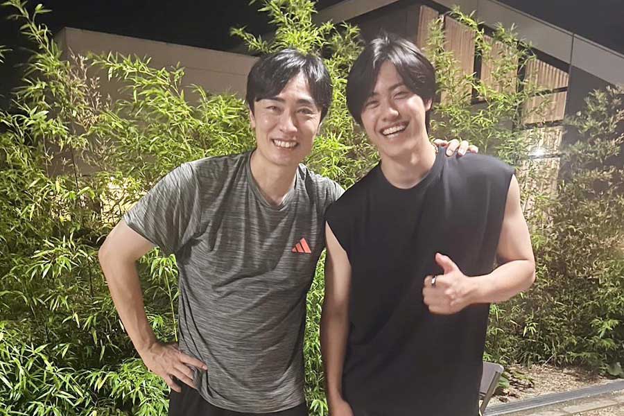 ソフトバンク・和田毅（左）と佐々木明都【写真提供：佐々木明都】