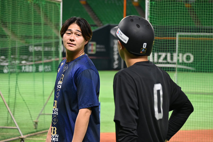 オリックス・川瀬堅斗（左）とソフトバンク・川瀬晃【写真：長濱幸治】