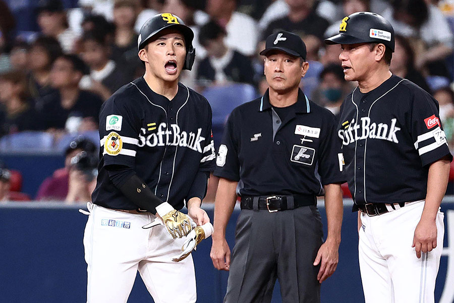 ソフトバンク・野村勇【写真：栗木一考】