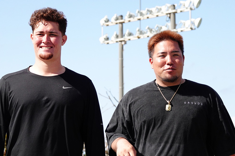 自主トレを公開したリチャード（左）と山川穂高【写真：竹村岳】