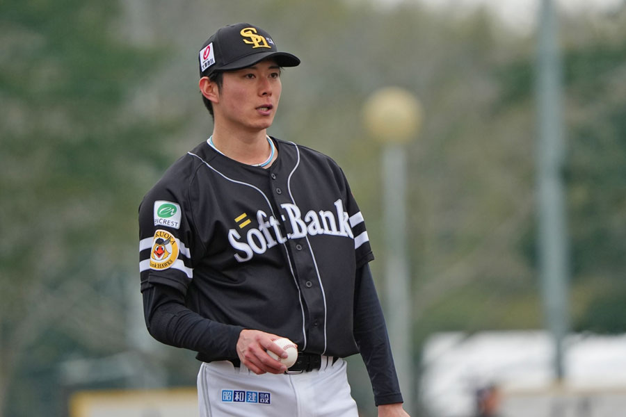 A組のマウンドに上がった川口冬弥【写真：冨田成美】