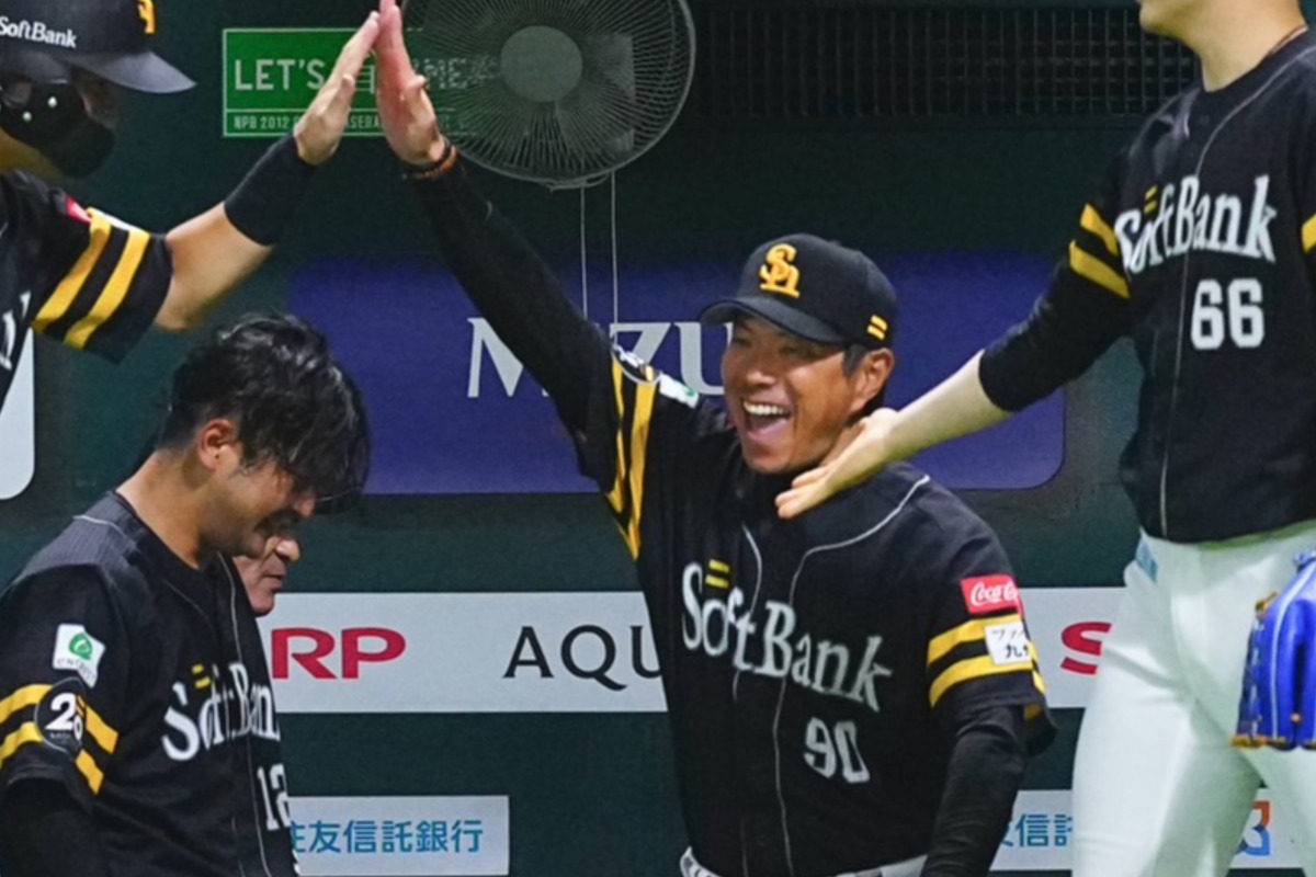 小久保裕紀監督【写真：荒川祐史】