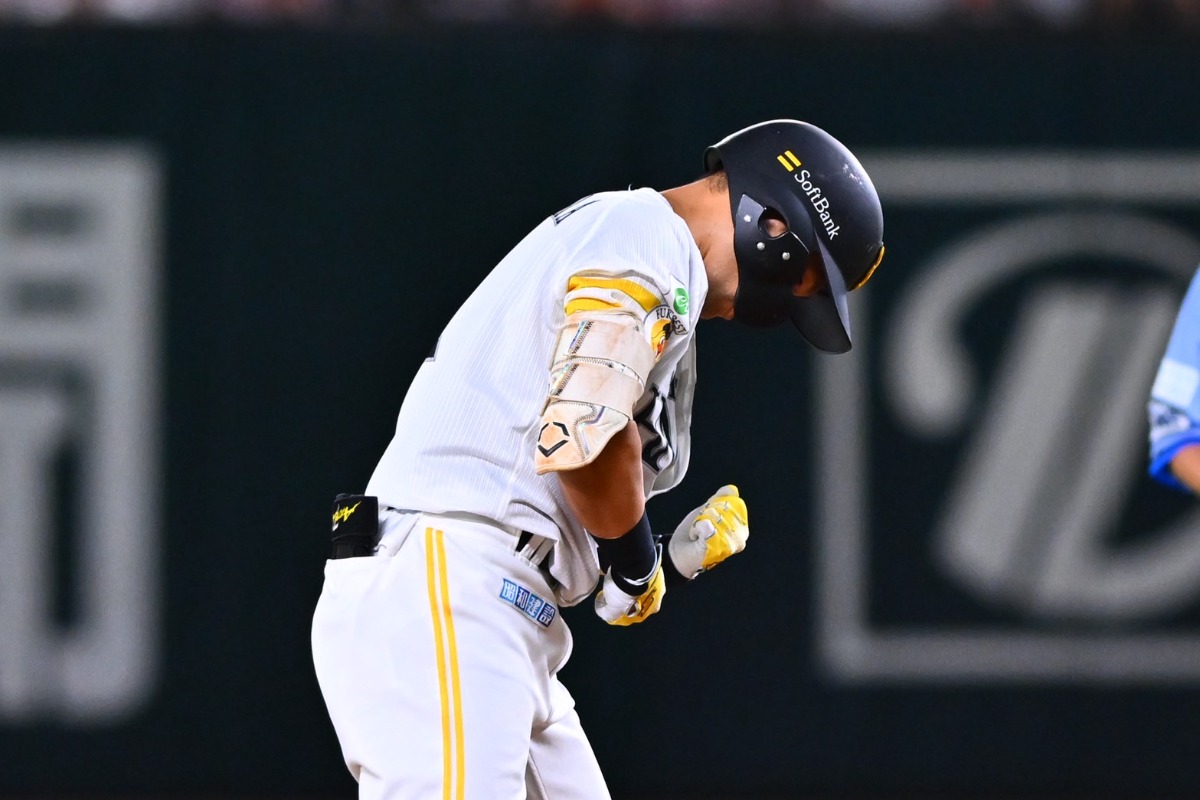 代打で決勝適時打を放った中村晃【写真：古川剛伊】