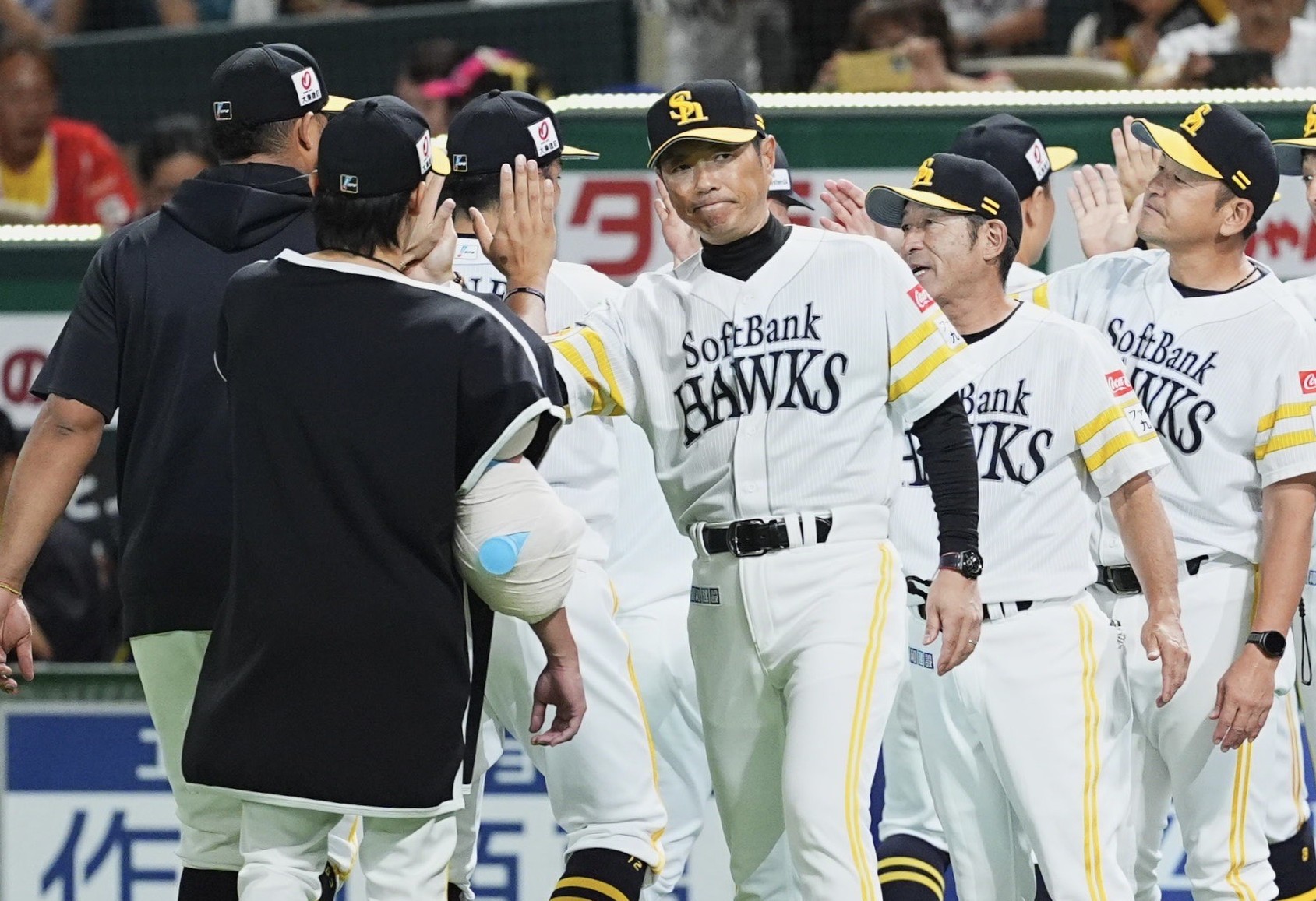 小久保裕紀監督【写真：小林靖】