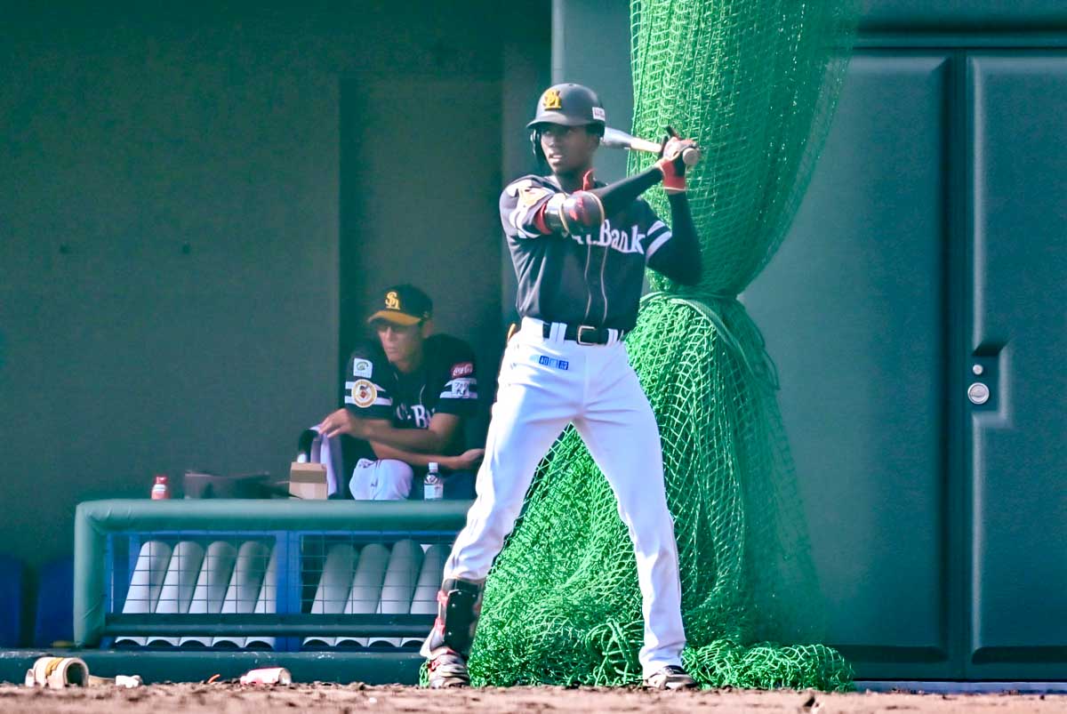 フェニックス・リーグでプレーするイヒネ・イツア【写真：長濱幸治】