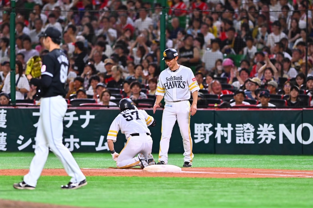 8月15日のロッテ戦で内野安打で出塁した緒方理貢【写真：古川剛伊】