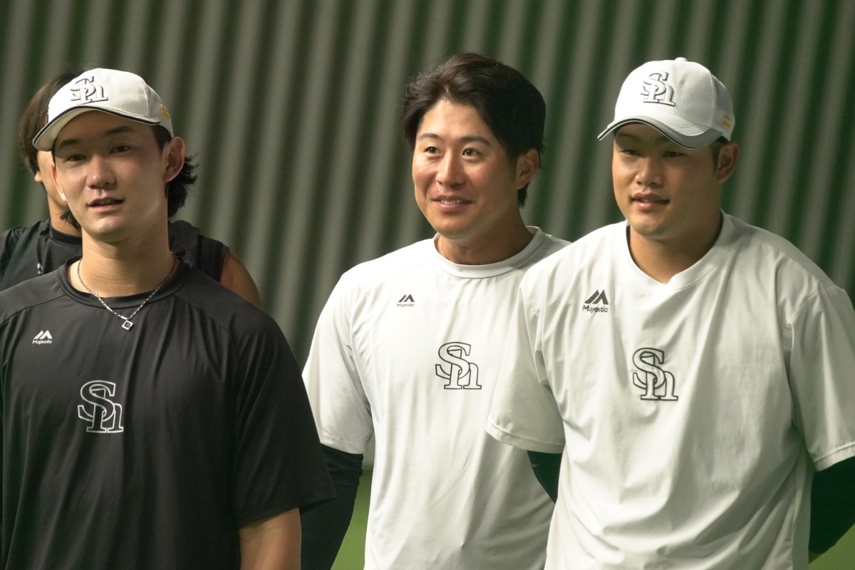 正木智也、川村友斗、山本恵大（左から）【写真：竹村岳】