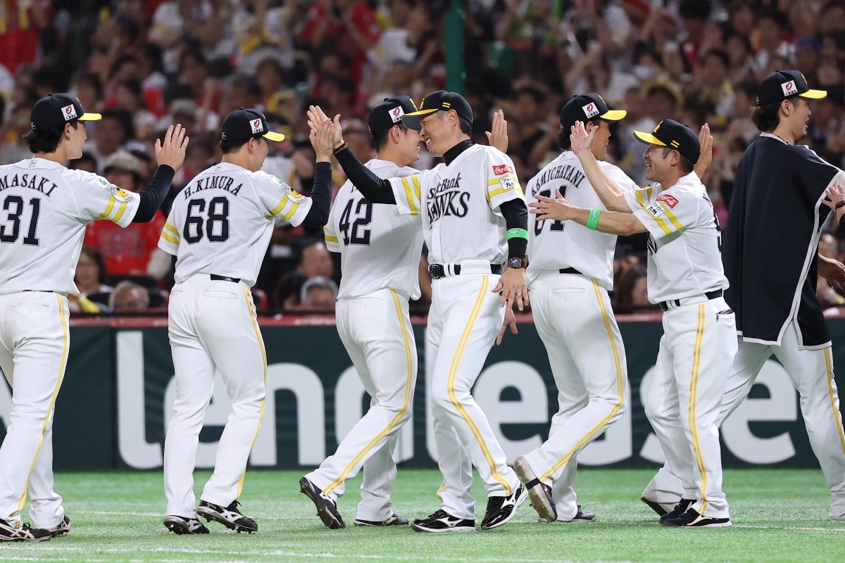 小久保裕紀監督【写真：加治屋友輝】