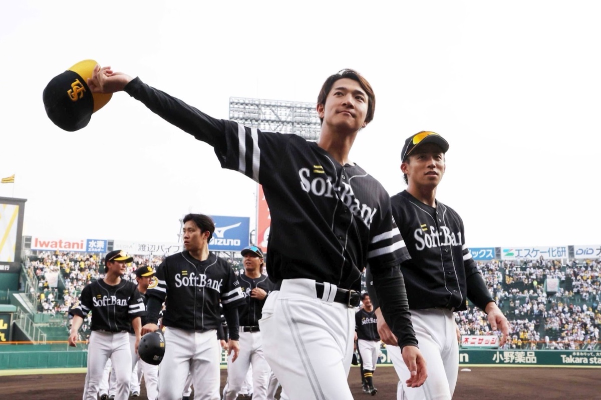 柳町達と野村勇【写真：栗木一考】