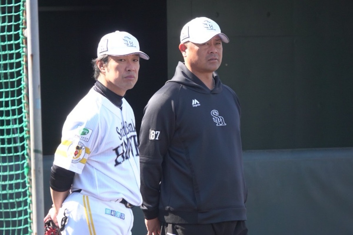 高谷裕亮コーチ（左）と細川亨コーチ【写真：竹村岳】
