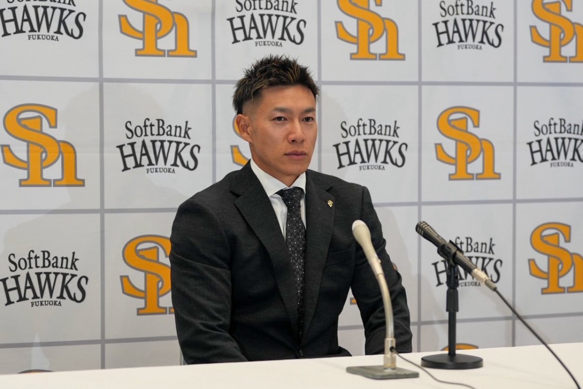 契約更改後の会見に臨んだ柳田悠岐【写真：森大樹】