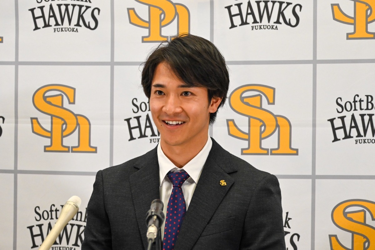 契約更改交渉に臨んだ柳町達【写真：長濱幸治】