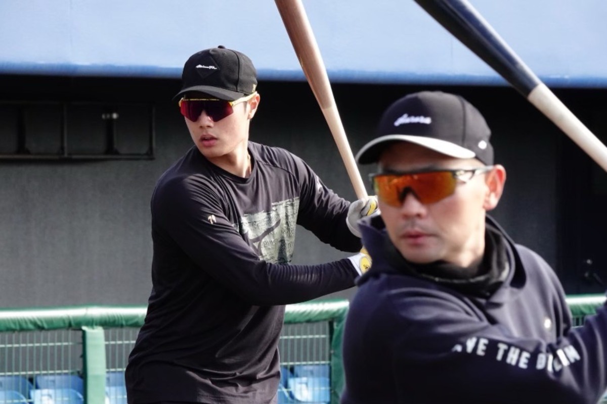 渡邉陸と中村晃【写真：竹村岳】