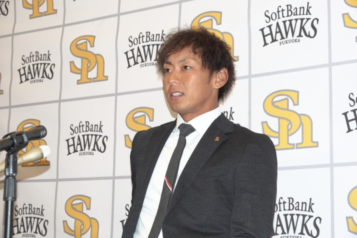 契約更改に臨んだ今宮健太【写真：竹村岳】