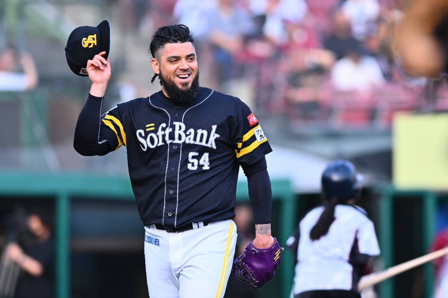 ロベルト・オスナ【写真:古川剛伊】