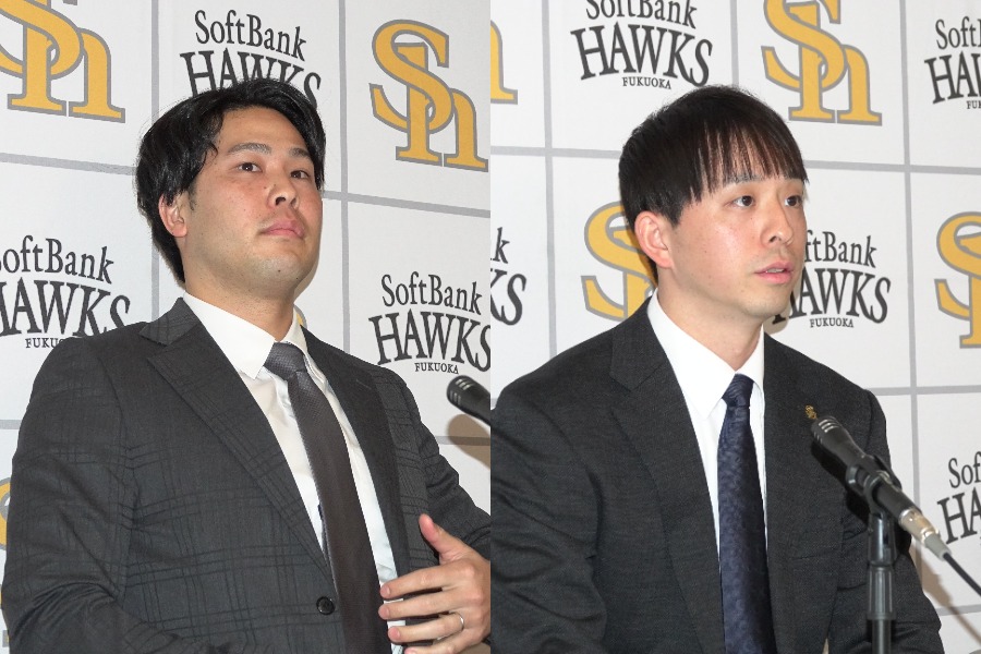 契約更改交渉に臨んだ藤井皓哉（左）と大関友久【写真：竹村岳】