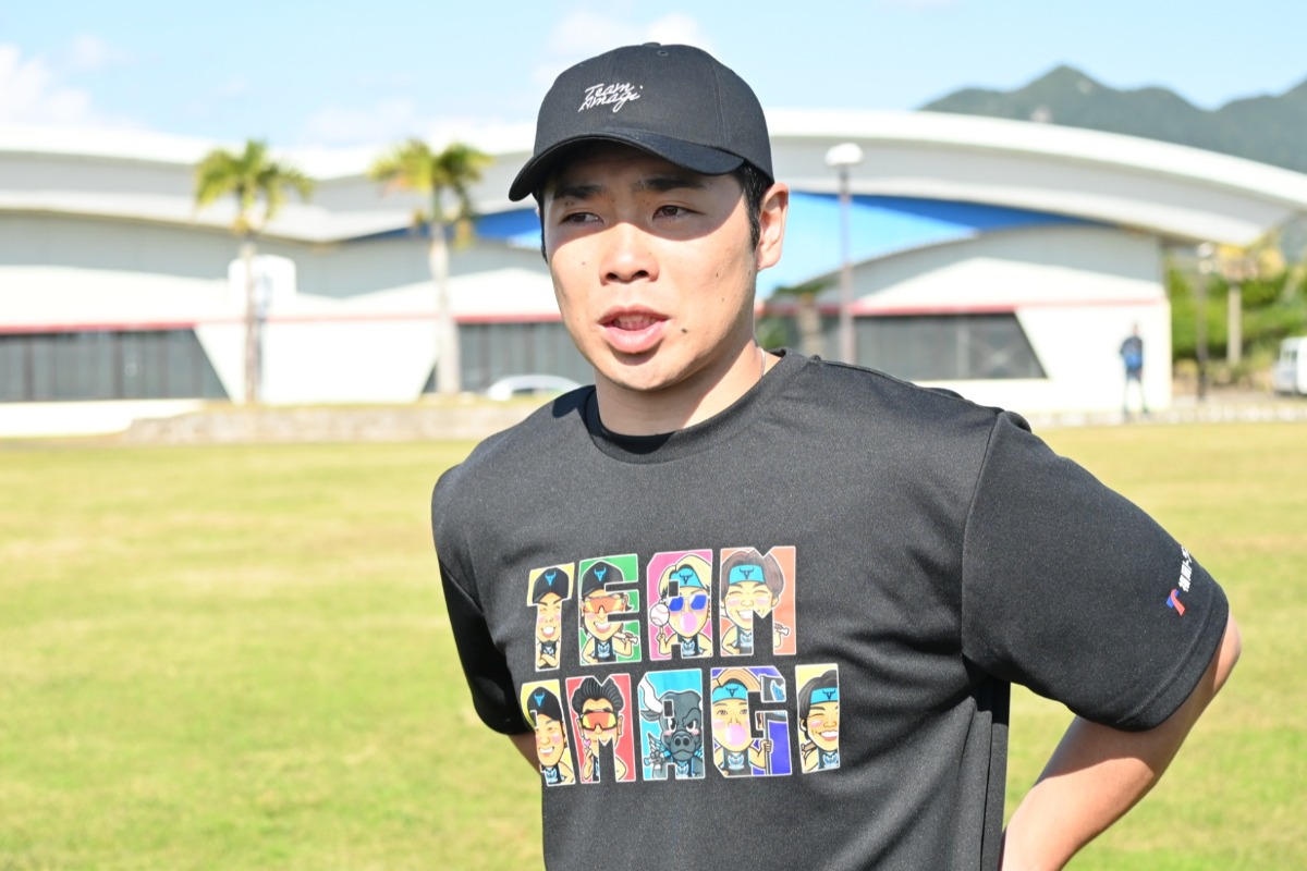 鹿児島県徳之島で自主トレを公開した近藤健介【写真：長濱幸治】