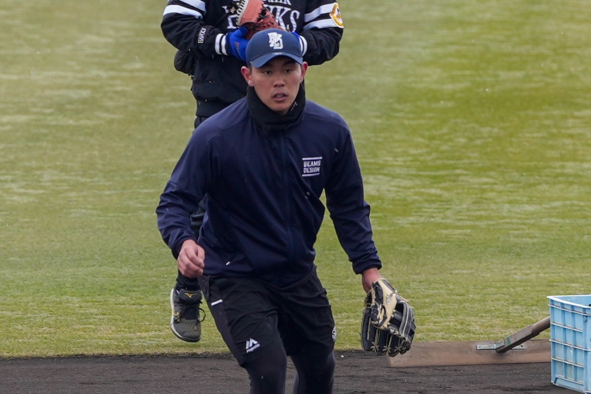 ノックをうける宇野真仁朗【写真：森大樹】
