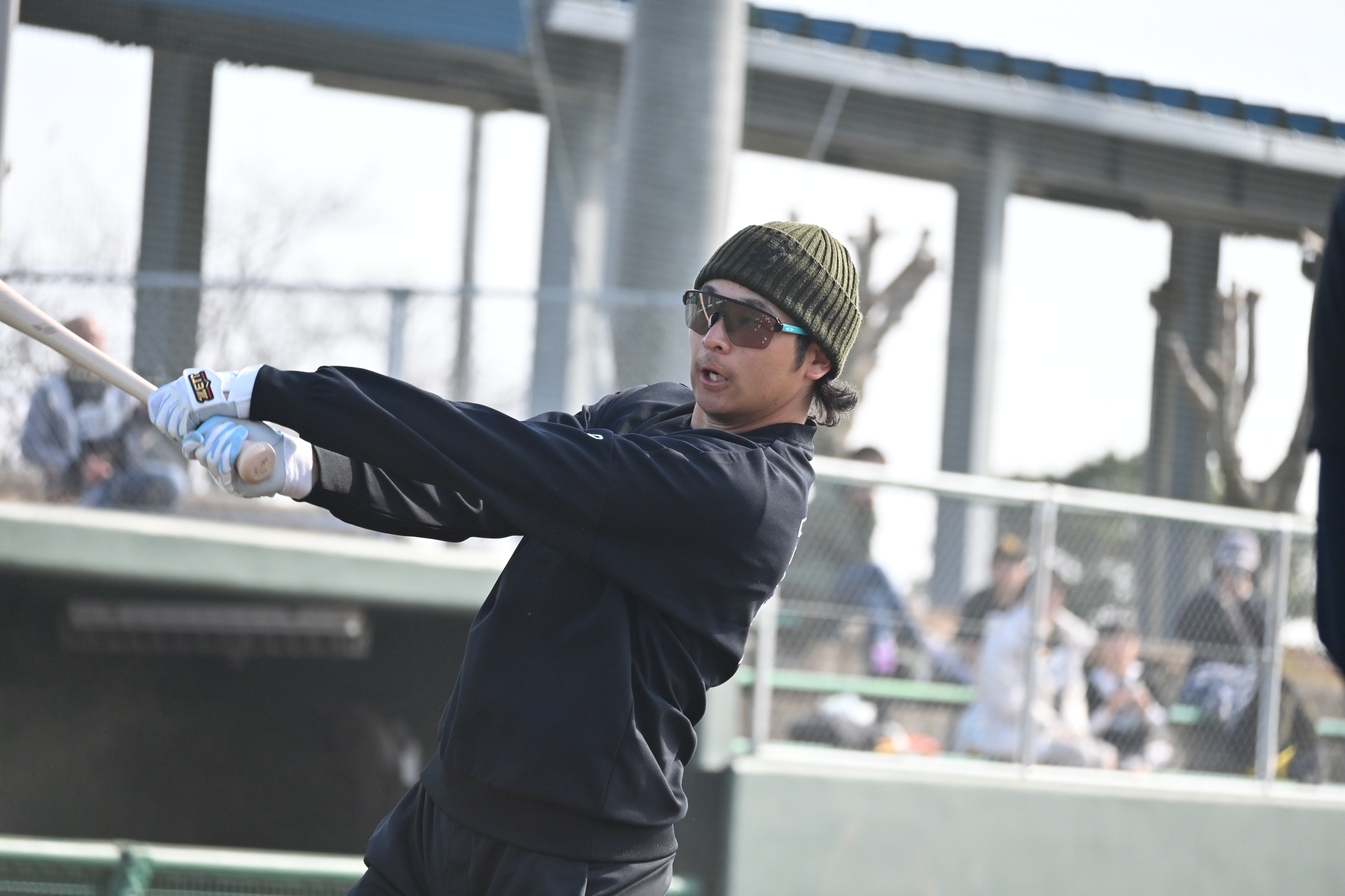 大分県国東市で自主トレを行った川瀬晃【写真：長濱幸治】