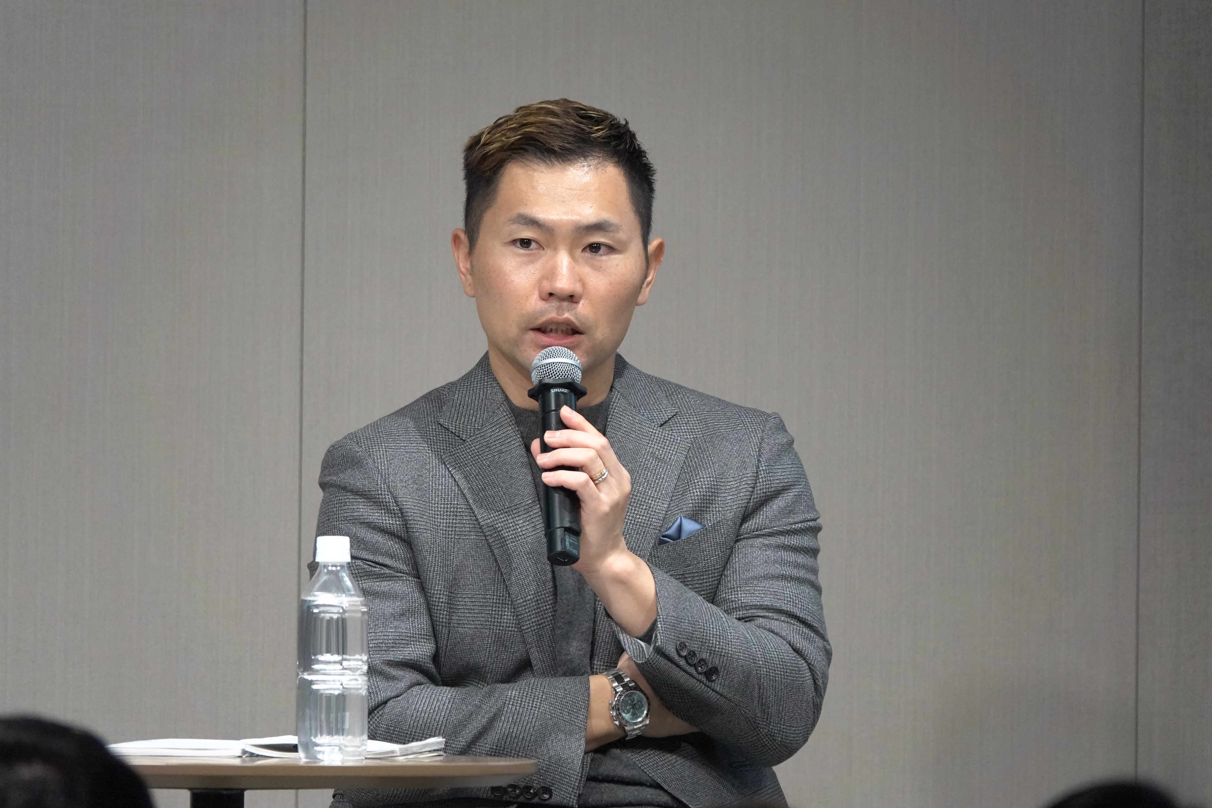 講演会に臨んだ中村晃【写真：竹村岳】