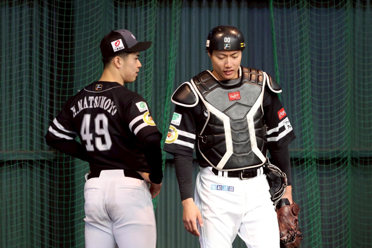 松本晴（左）と渡邉陸【写真：栗木一考】