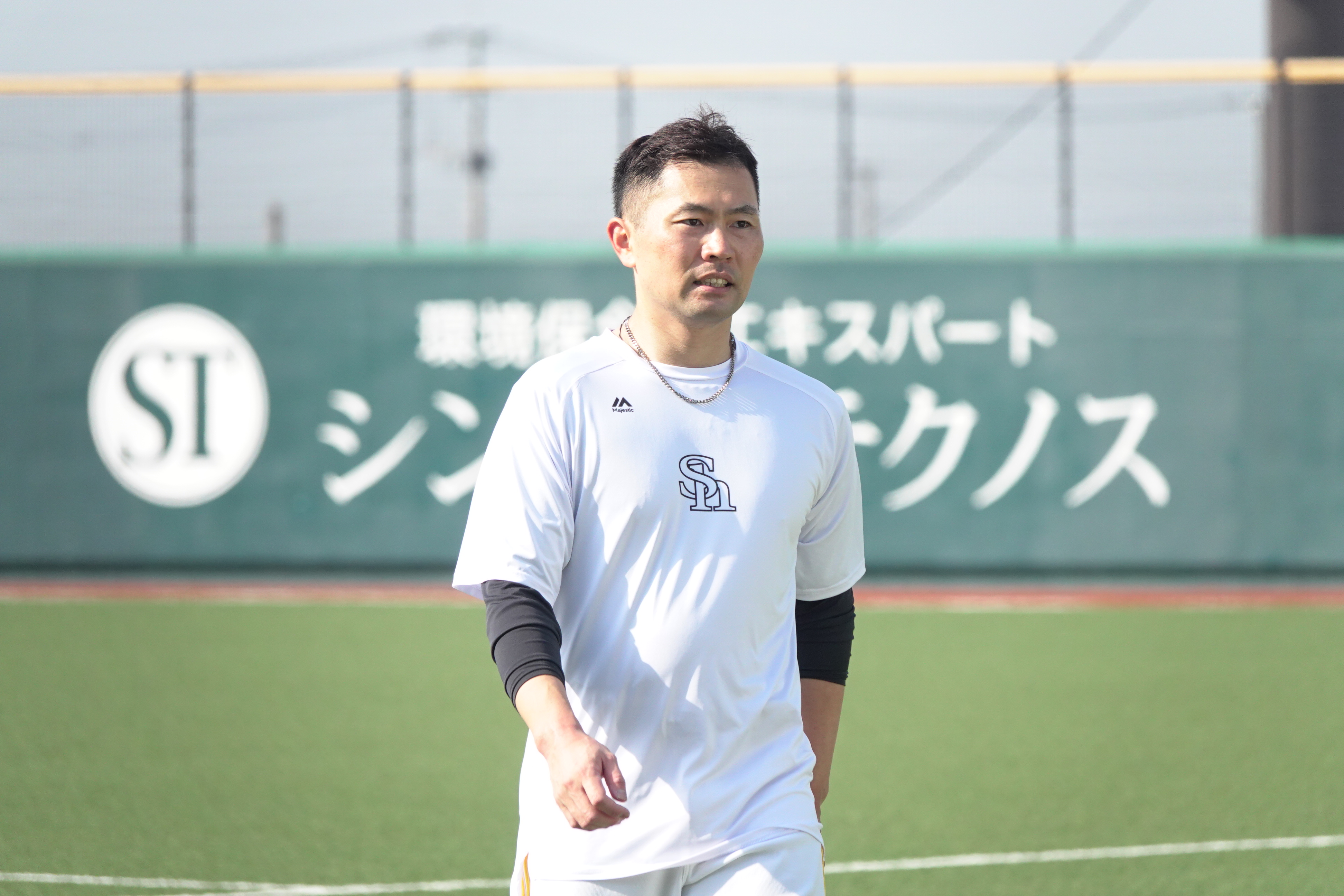 タマスタ筑後でリハビリ調整を行う中村晃【写真：竹村岳】