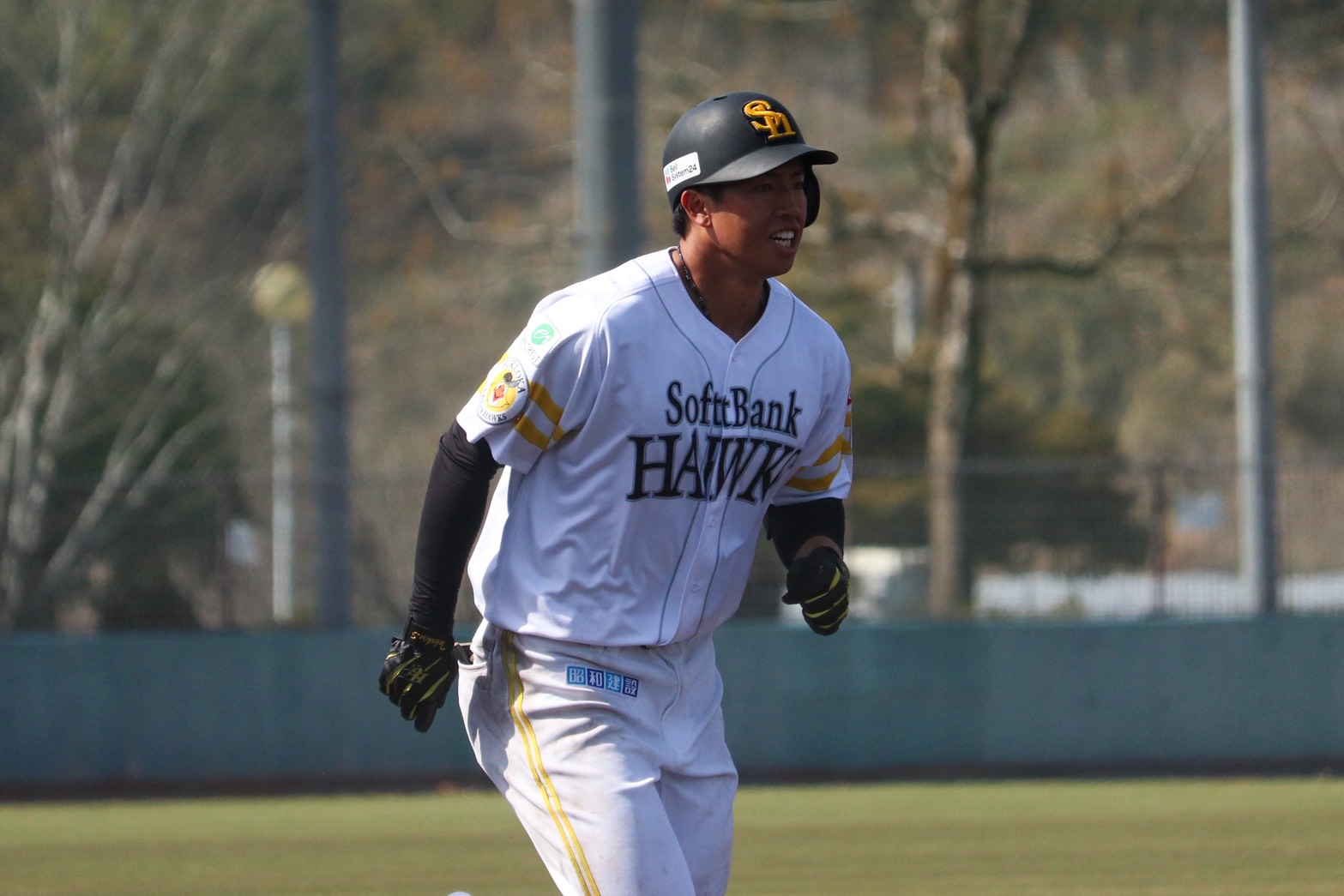 2ランを放った鈴木貴大【写真：飯田航平】