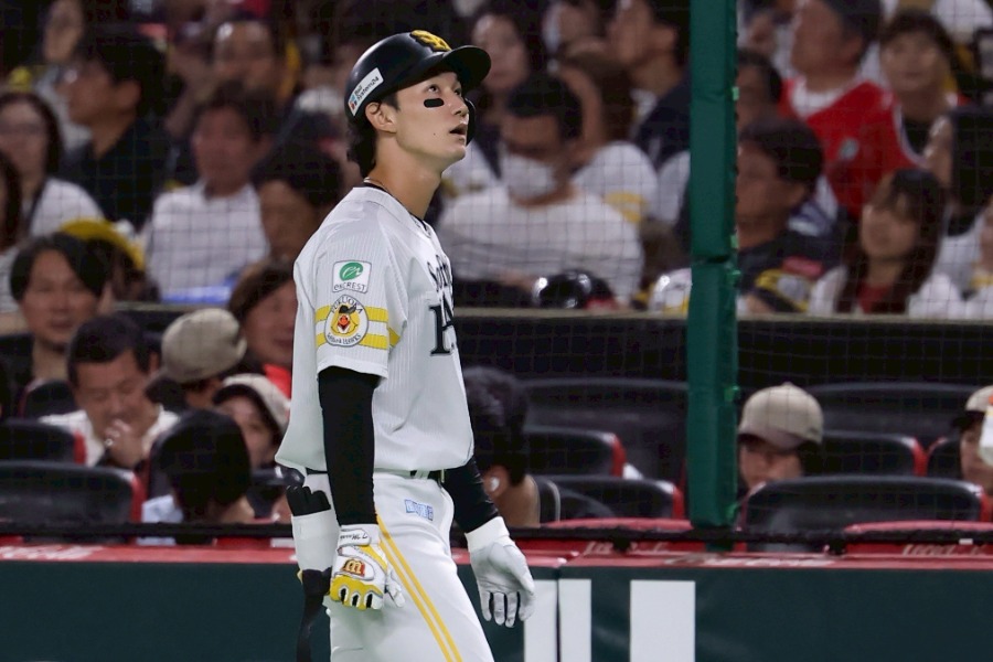 昨年10月19日の日本ハム戦で4打数無安打に終わった正木智也【写真：加治屋友輝】