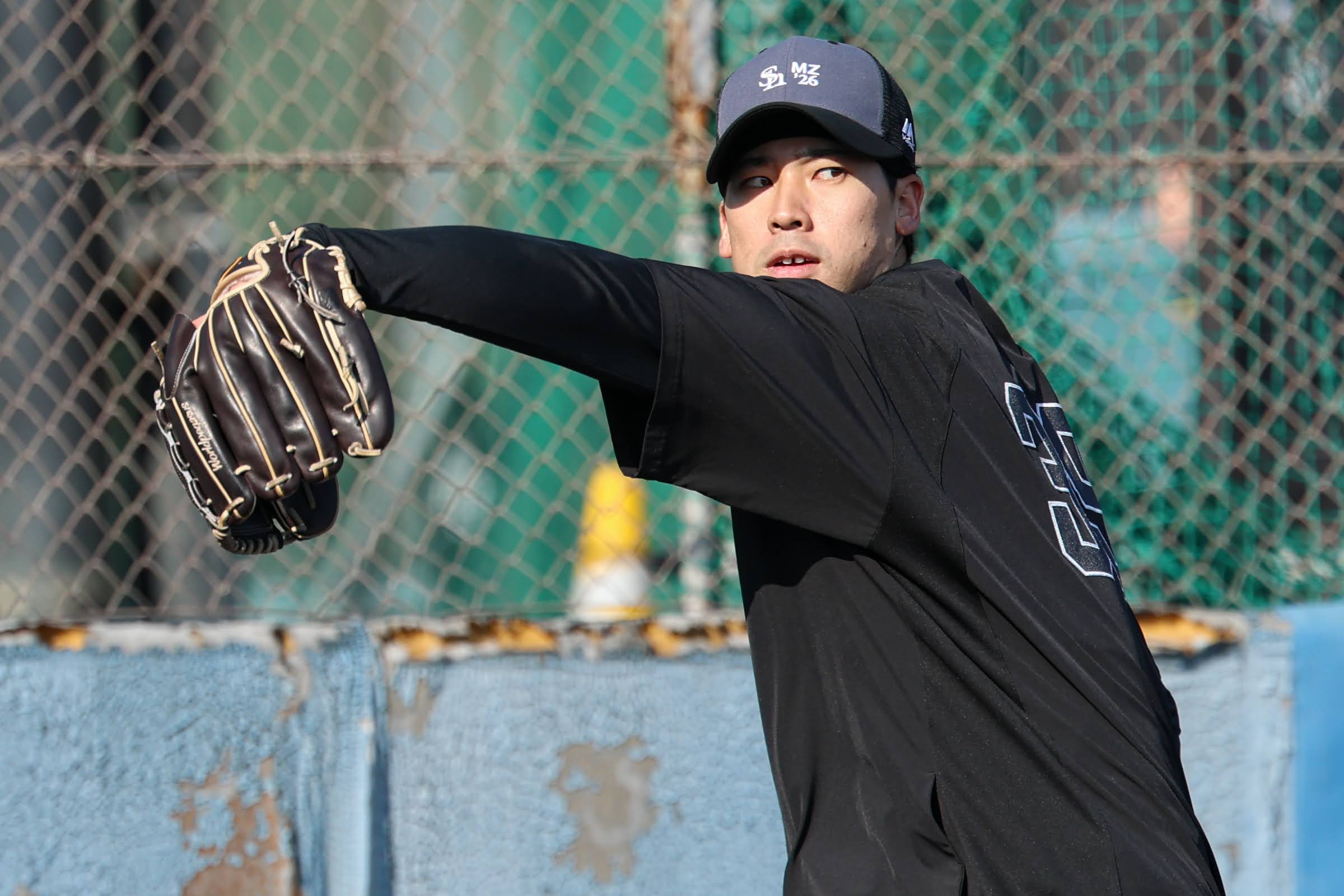 尾形崇斗【写真：加治屋友輝】