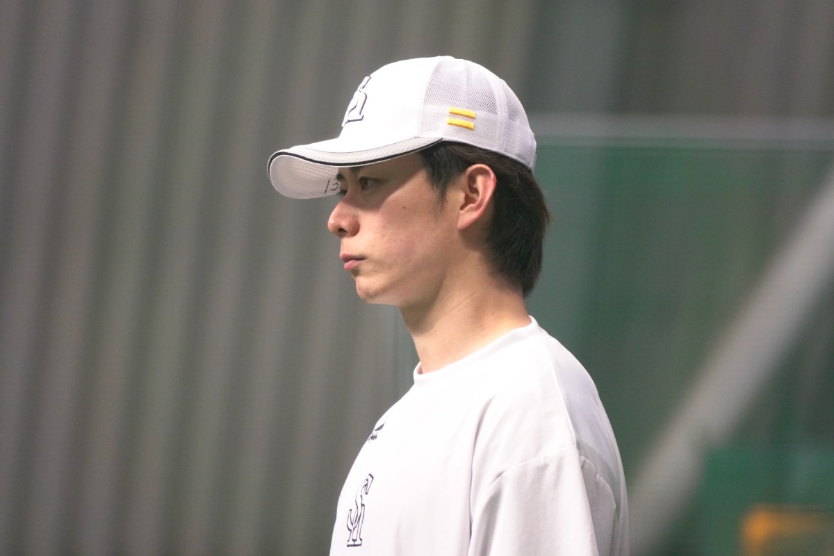 タマスタ筑後でネットスローする川口冬弥【写真：竹村岳】