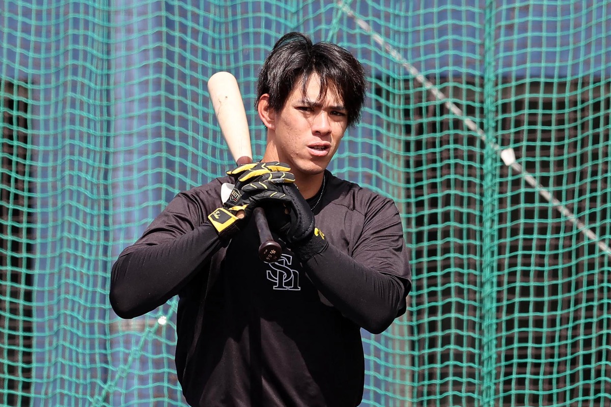 打撃練習を行う高橋隆慶【写真:栗木一考】