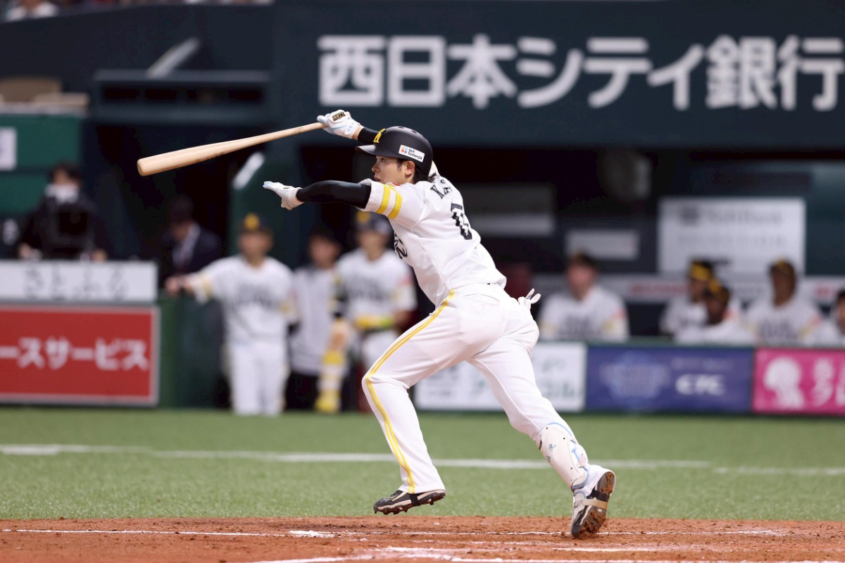 今季初安打を放った川瀬晃【写真：栗木一考】