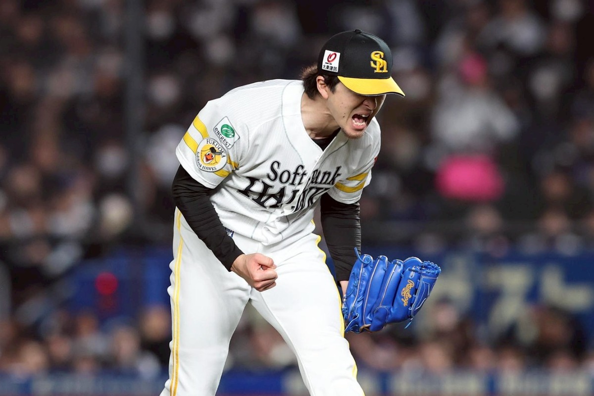 8回2死満塁で三振を奪った上沢直之【写真：栗木一考】