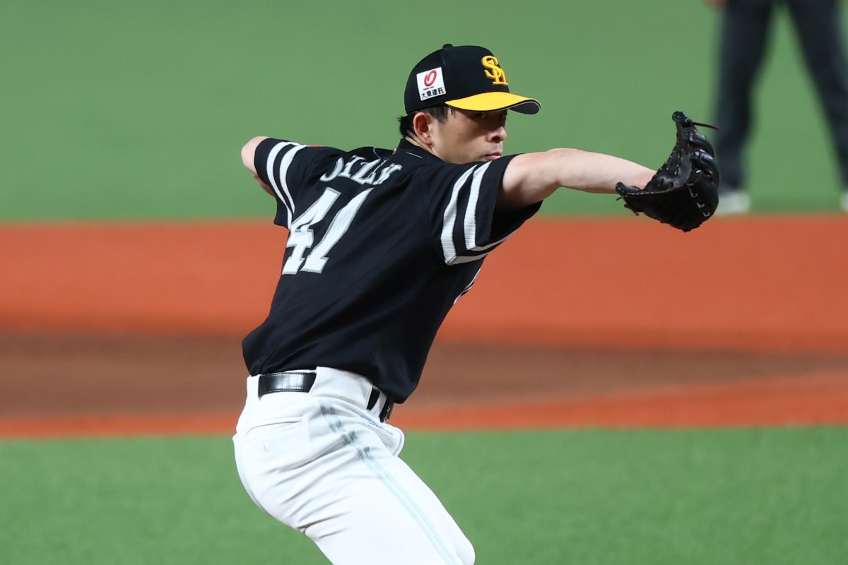 22日の西武戦で登板した大関友久【写真：加治屋友輝】