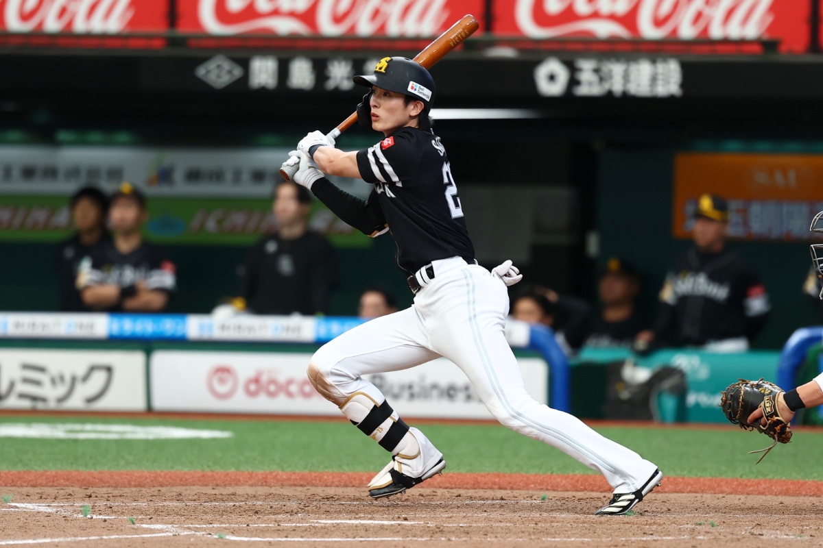 同点適時打を放った周東佑京【写真：加治屋友輝】