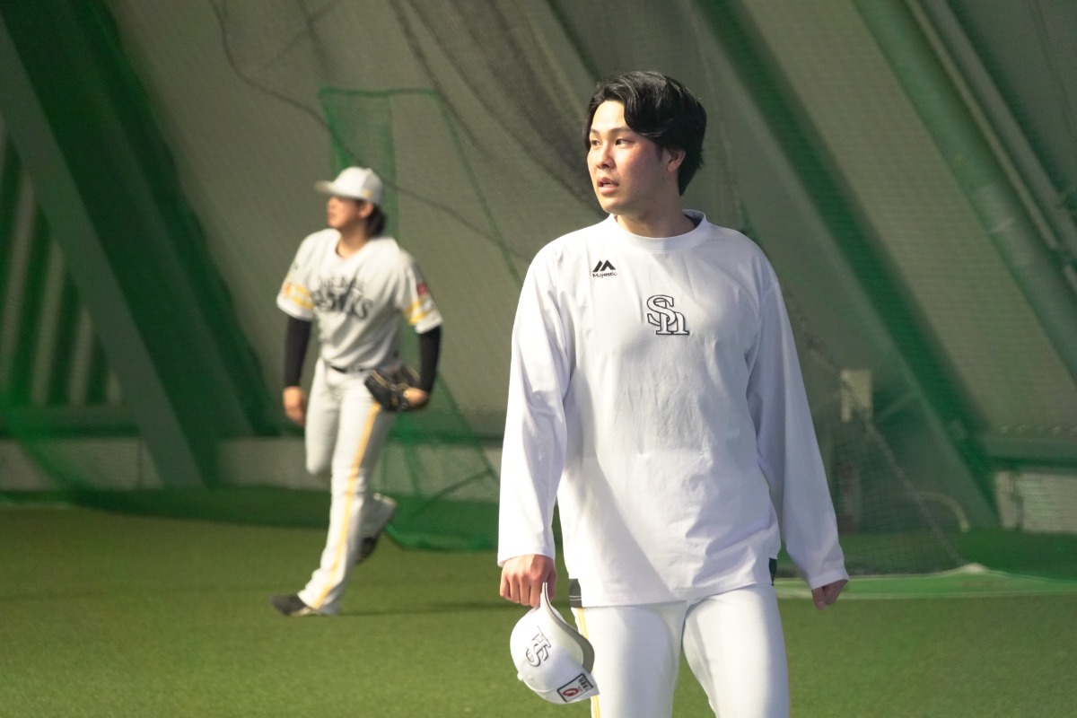 タマスタ筑後の藤井皓哉と杉山一樹（奥）【写真：竹村岳】