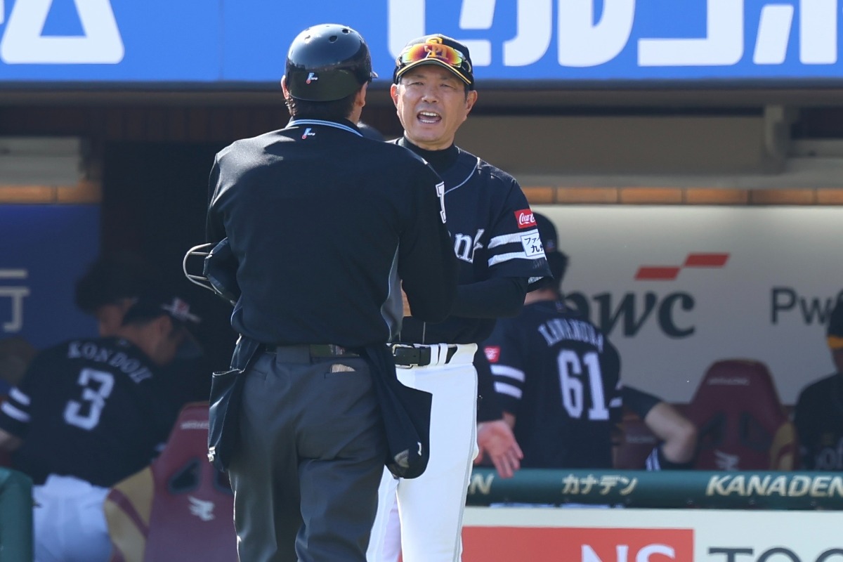 小久保裕紀監督【写真:加治屋友輝】