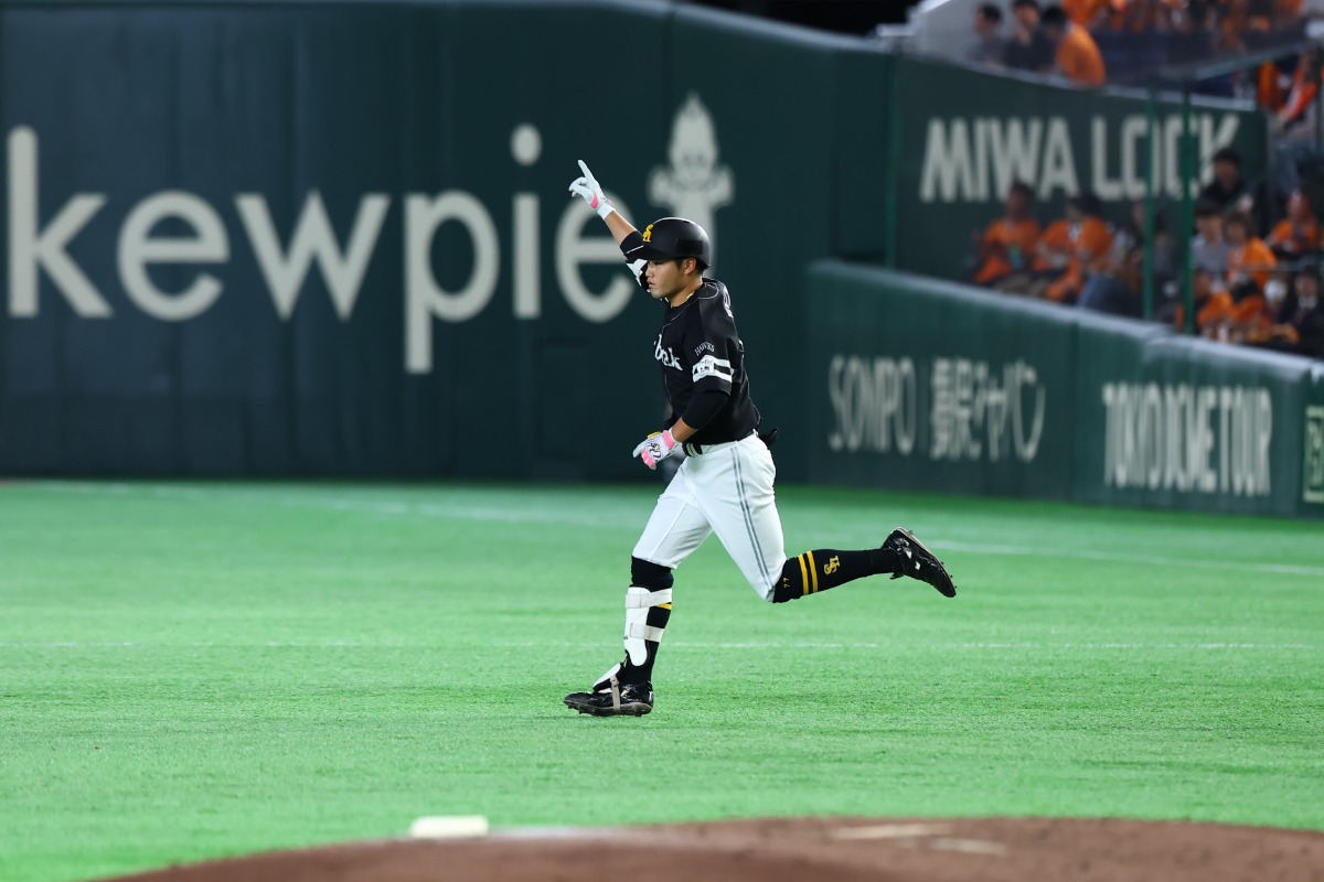 1号ソロを放った山本恵大【写真：加治屋友輝】
