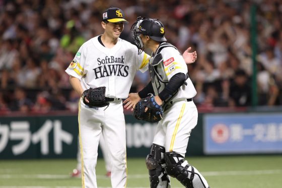 山本祐大選手　大関友久選手