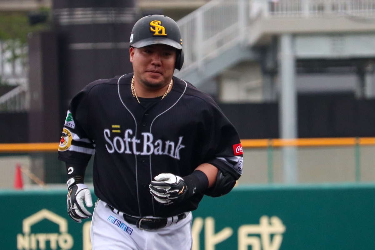 本塁打を放った山川【写真：飯田航平】