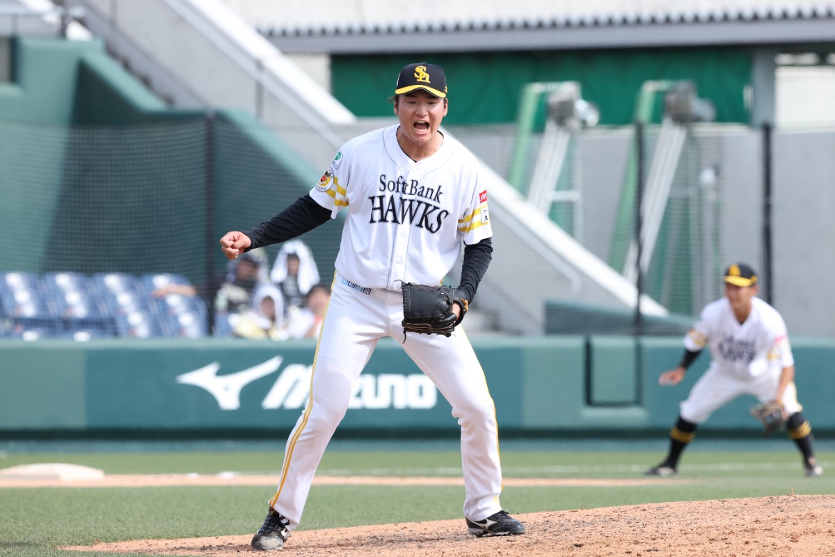 試合を締めくくり雄叫びを上げた相原雄太【写真：栗木一考】