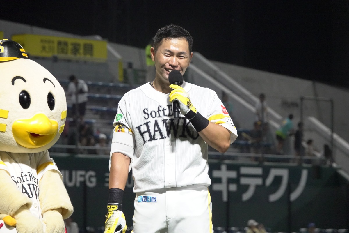 ヒーローインタビューの中村晃【写真：竹村岳】
