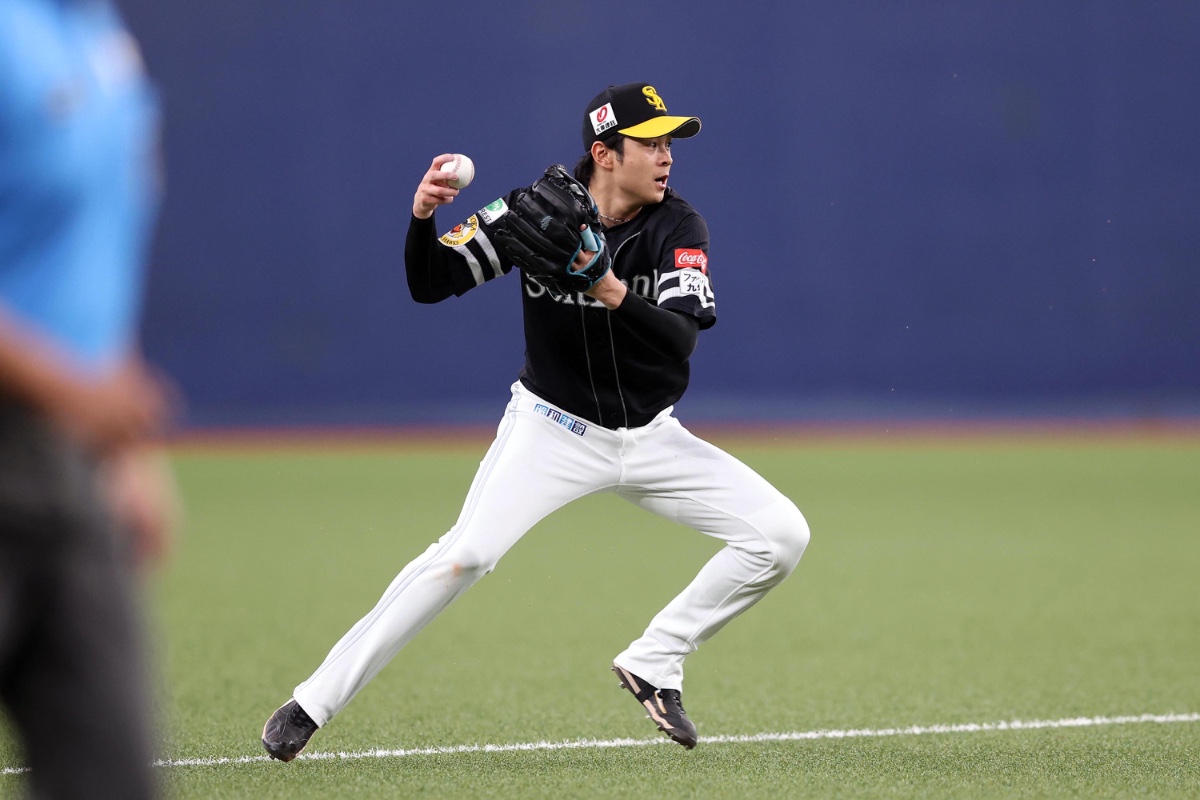 ピンチで好プレーを見せた川瀬晃【写真：栗木一考】