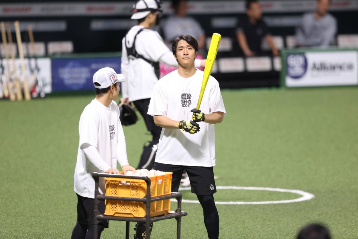 練習から工夫を重ねる柳町達【写真：栗木一考】