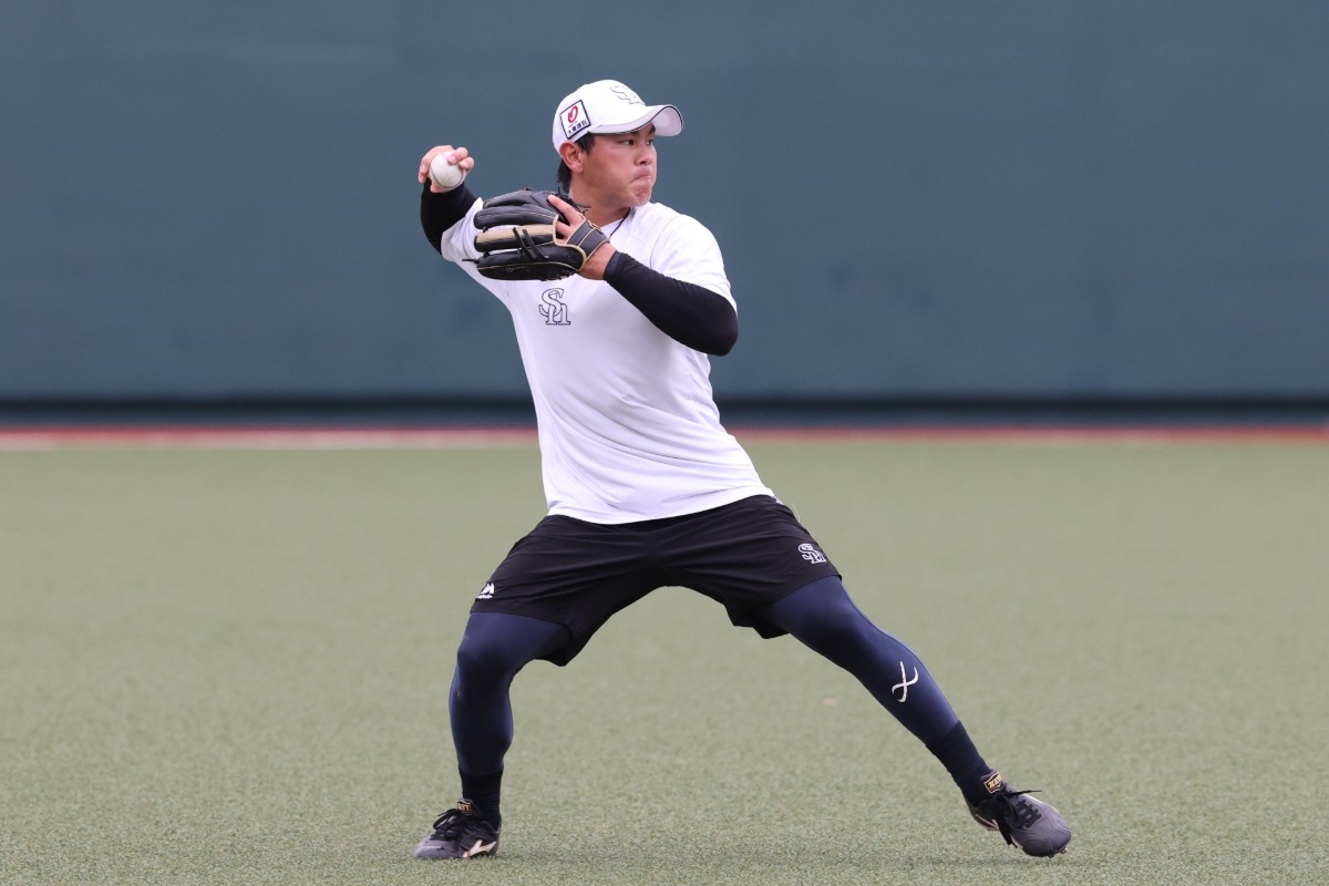 リハビリ組で汗を流す宇野真仁朗【写真：栗木一考】