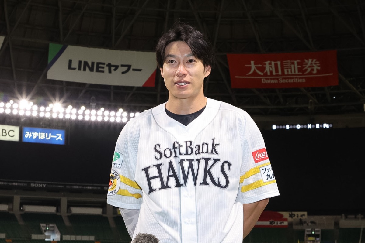 プラスワン投票でオールスターへの出場が決まり会見に臨んだ柳田悠岐【写真：栗木一考】