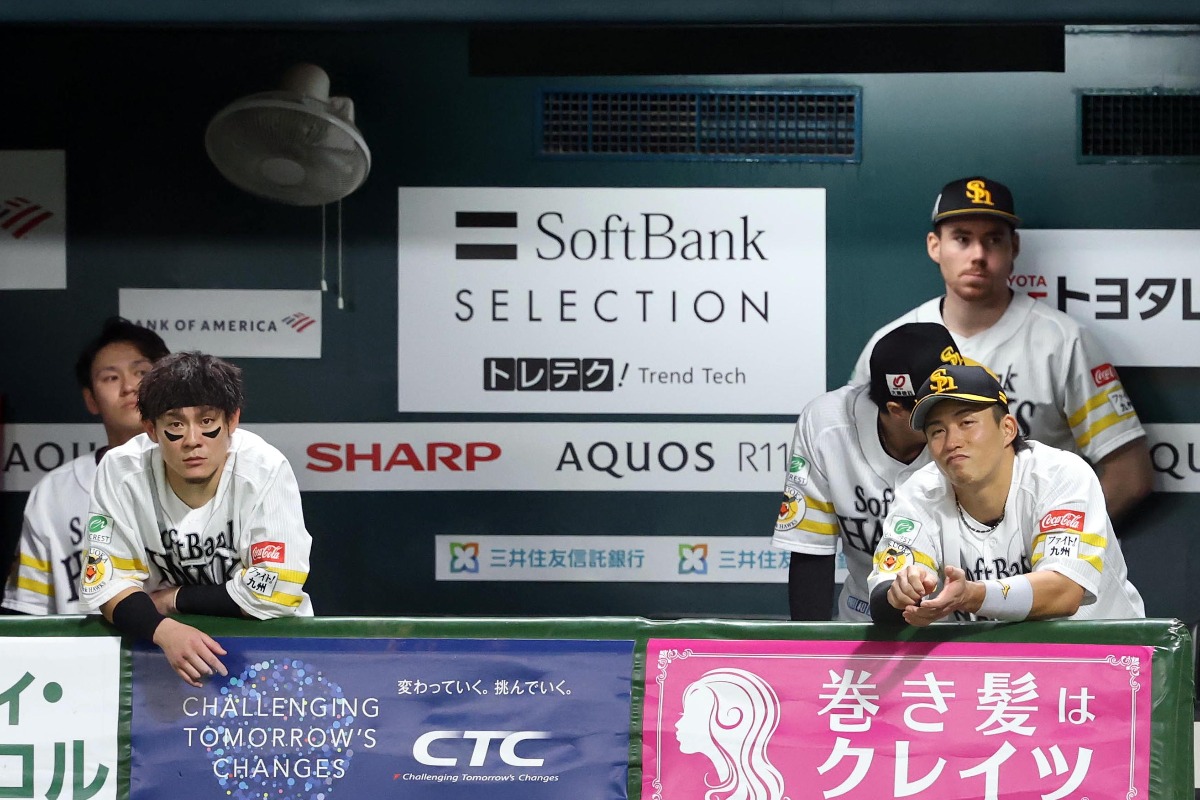 牧原大(左)と野村勇【写真:栗木一考】